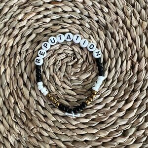 Elegant Reputation Beaded Bracelet - Black, White, Gold